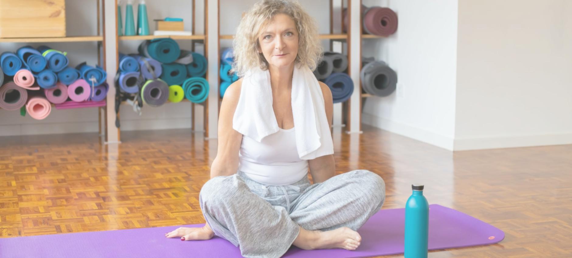 Ambiente sereno per la pratica della meditazione con atmosfera naturale