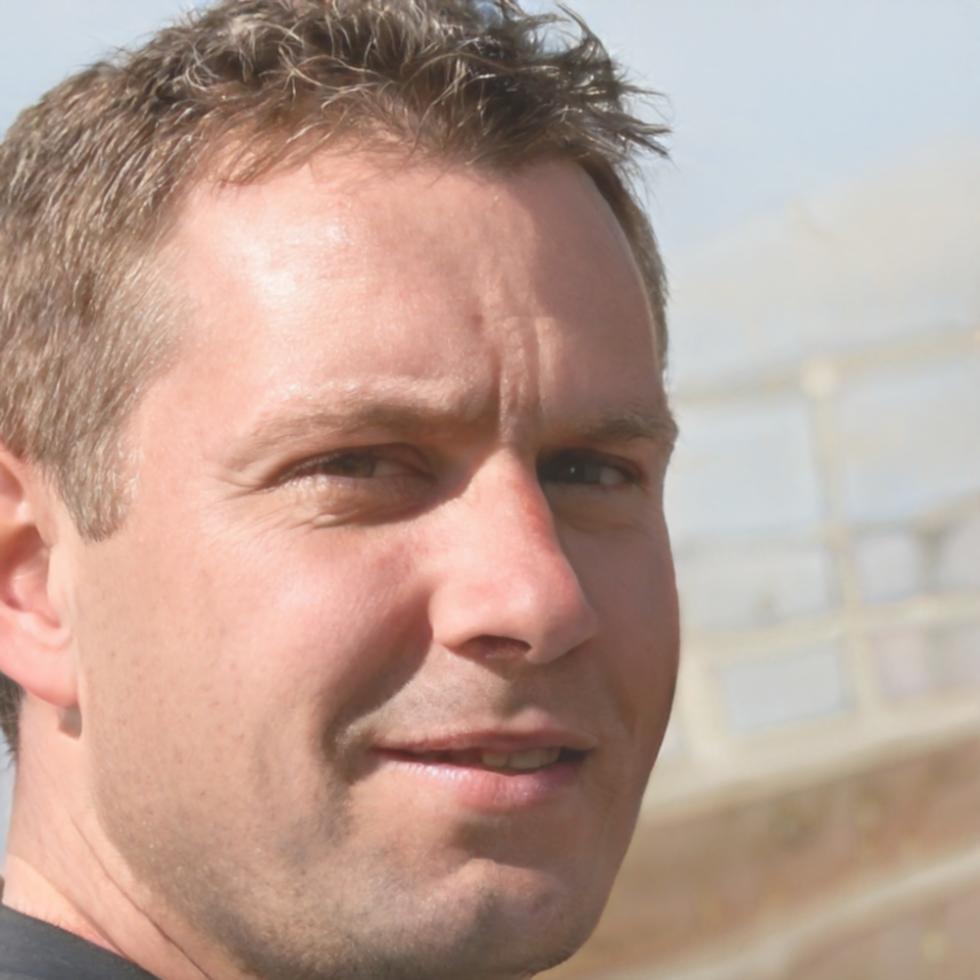 Ritratto di Marco Santini, esperto in meditazione tradizionale